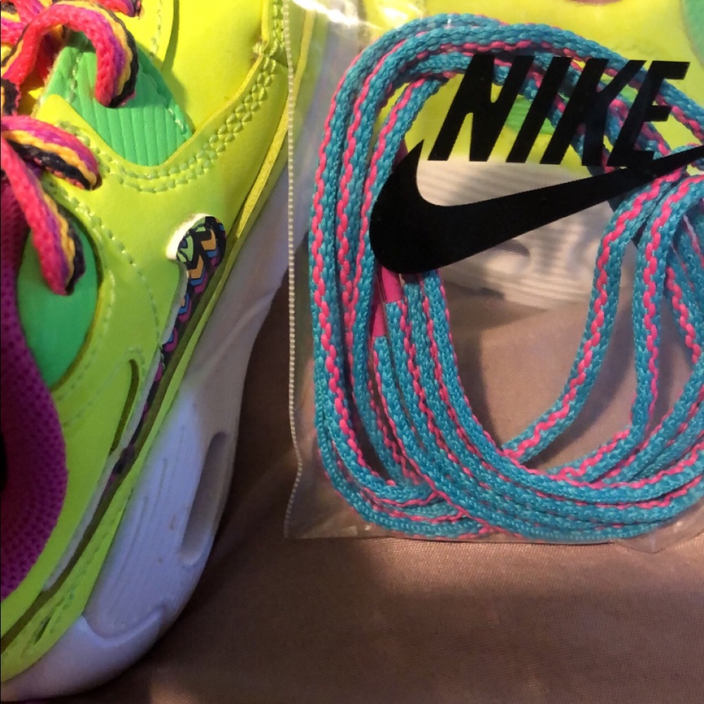 Nike - Picture 6 of 6